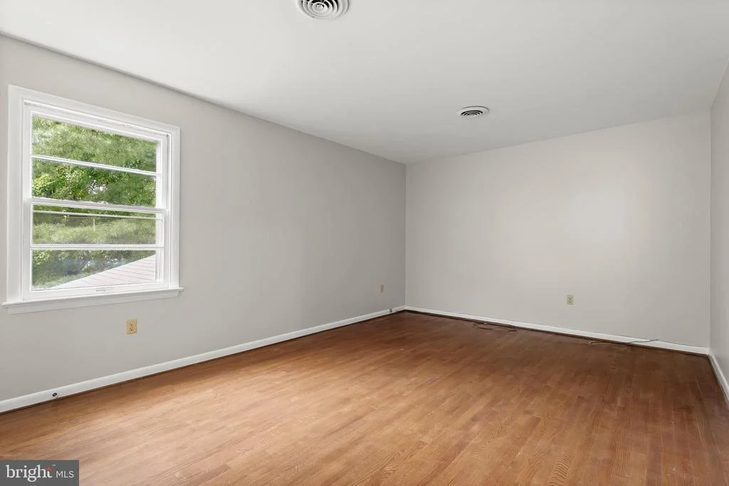 Photo of 6903 GREENVALE COURT