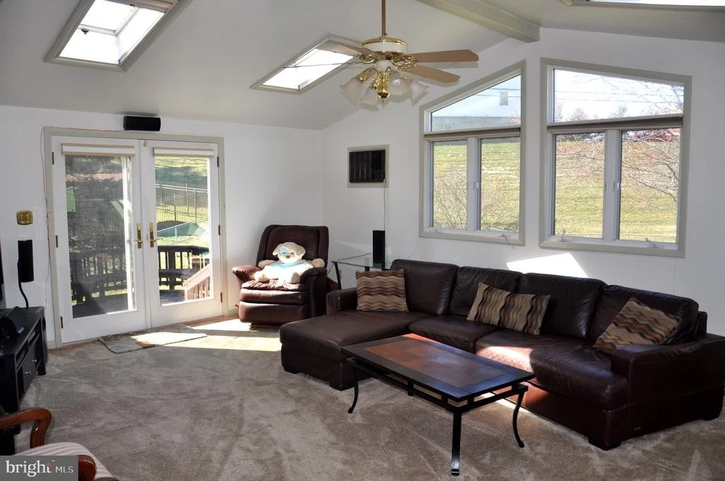 Photo of 1369 OUTER DRIVE