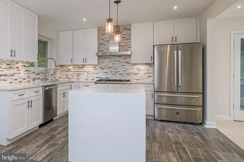 Photo of 7016 RIVER ROAD