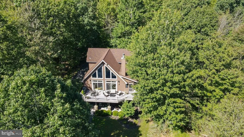 Photo of 431 MOUNTAINTOP ROAD