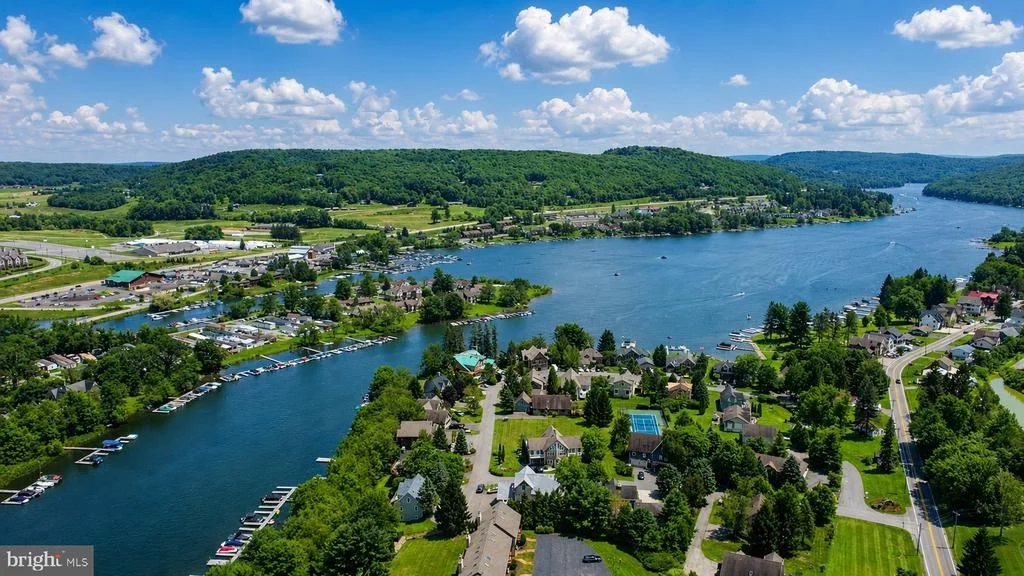 Photo of 250 LAKE POINTE DRIVE