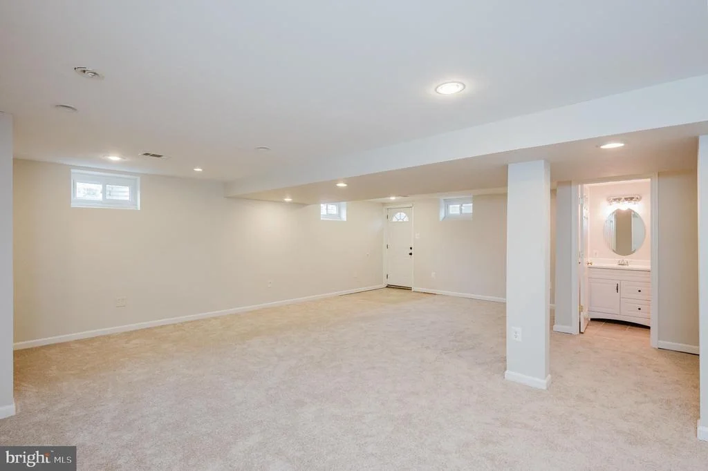 Photo of 4 OLD SPRING COURT