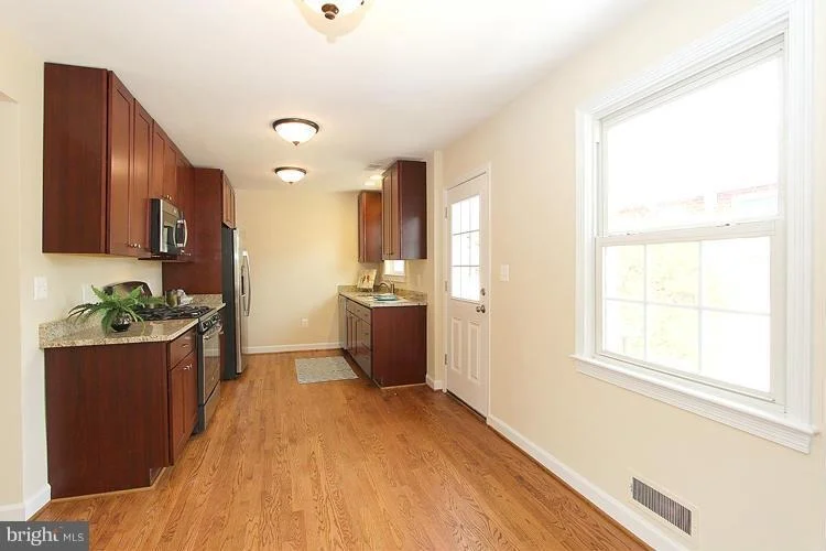 Photo of 10701 GLENHAVEN DRIVE