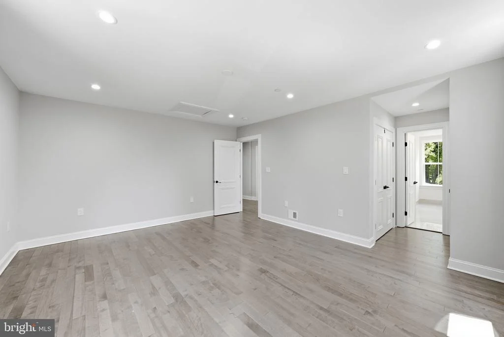 Photo of 1211 LINTON LANE