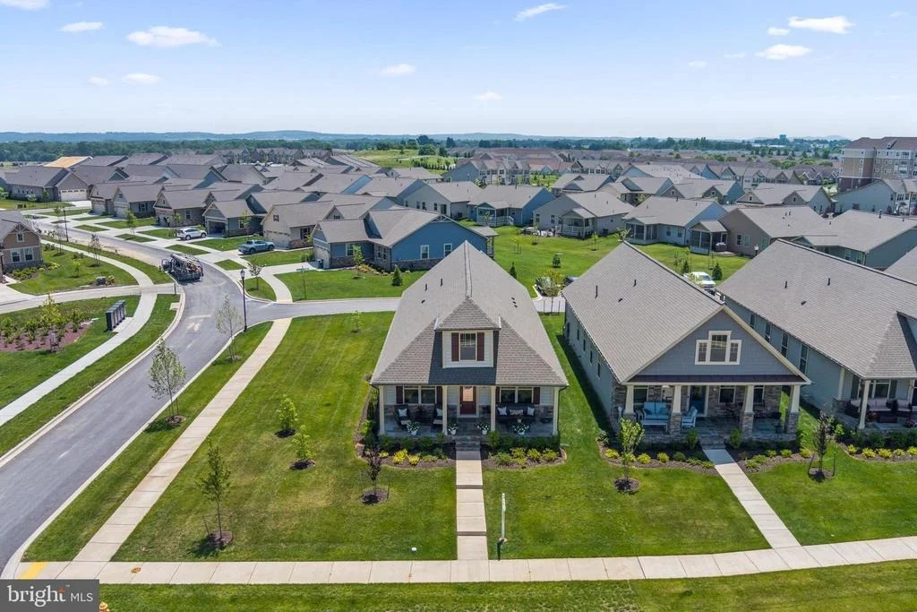 Photo of 384 CROWN POINT DRIVE