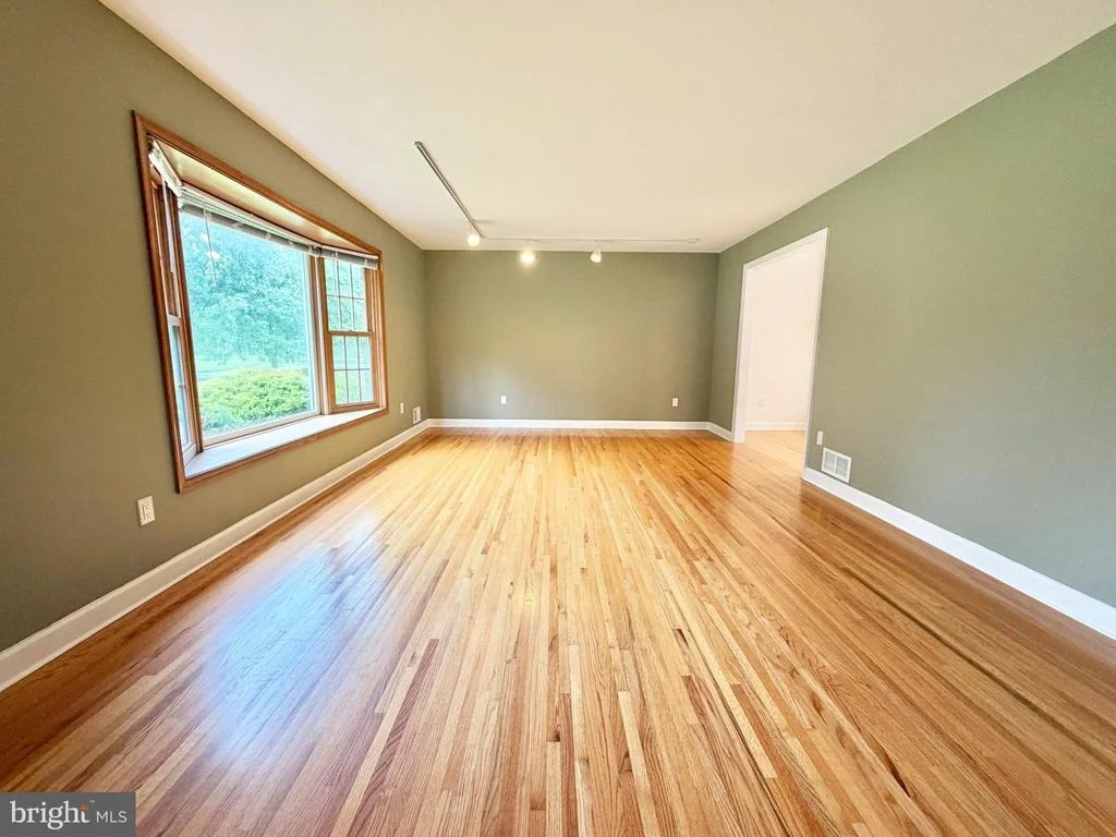 Photo of 8 EVANS DRIVE