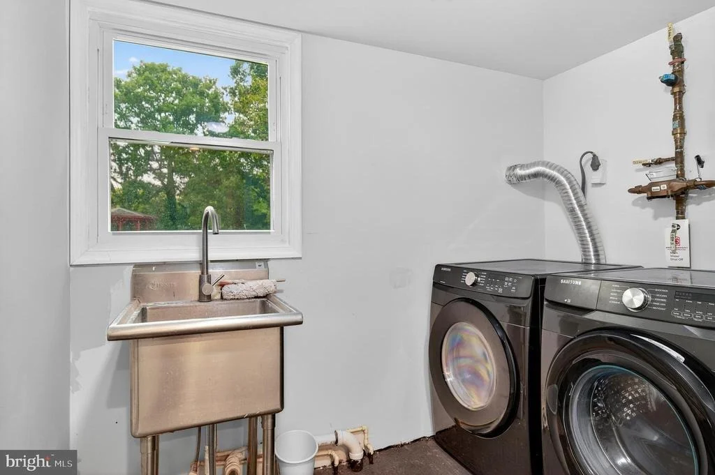 Photo of 9015 LONGBOW ROAD