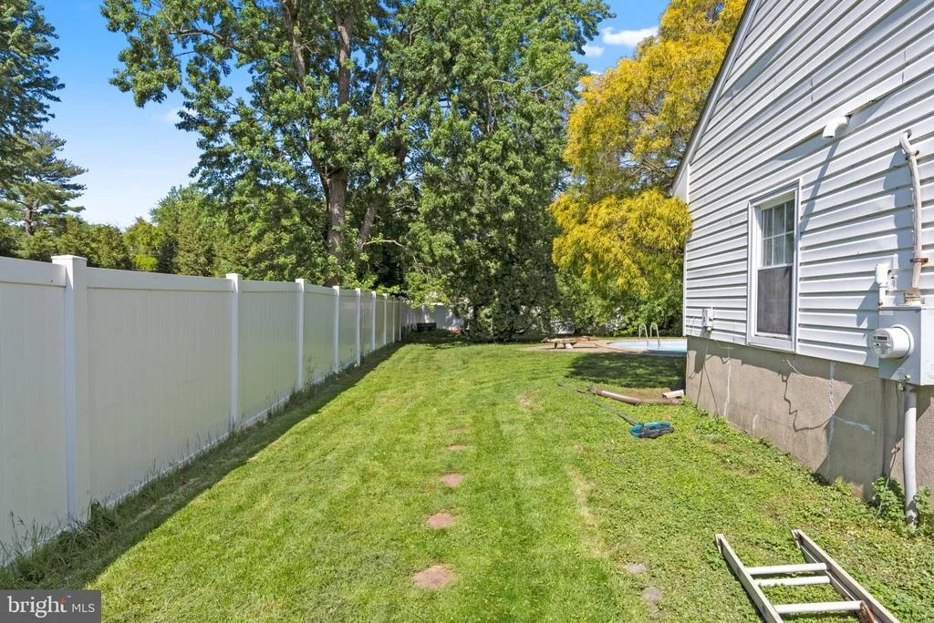 Photo of 112 WILLIAMSBURG WAY