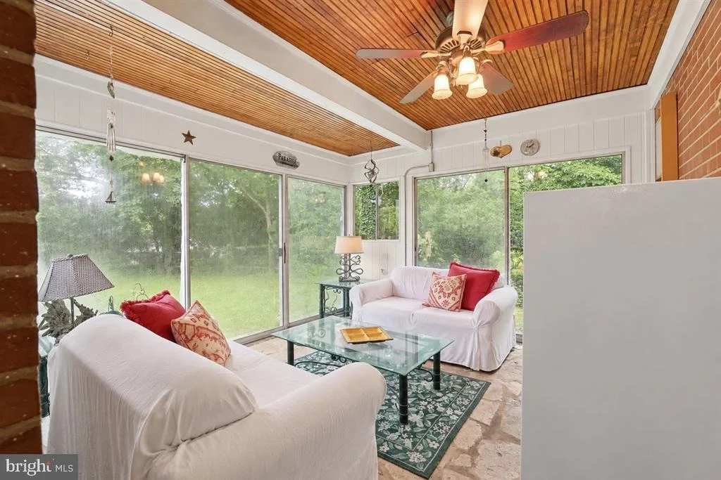 Photo of 1221 DULANEY VALLEY ROAD