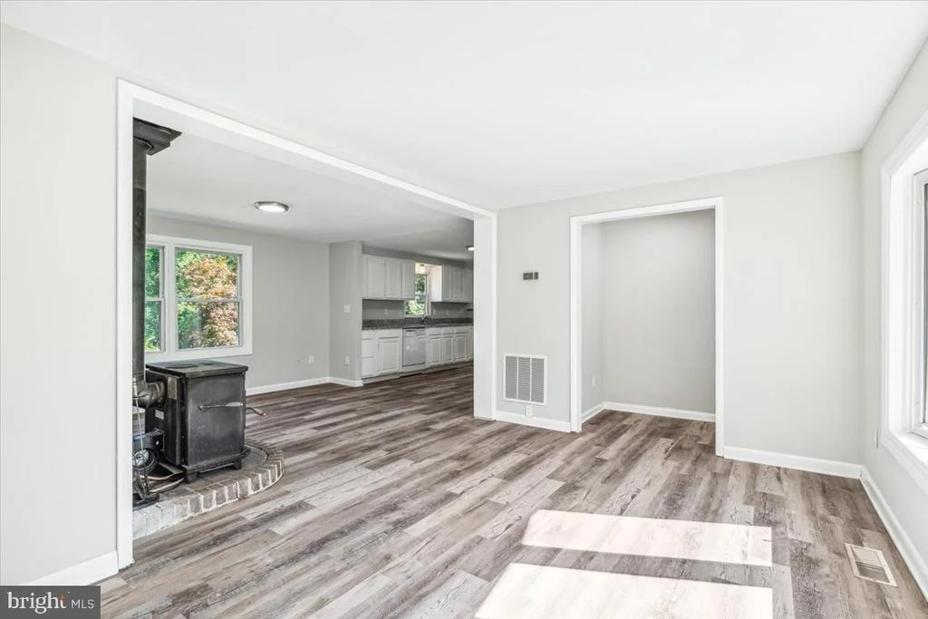 Photo of 6347 DAVIS ROAD
