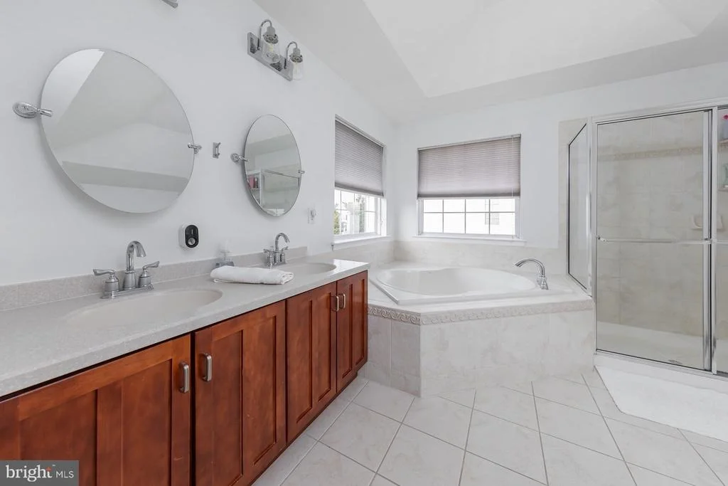 Photo of 658 WORCESTER DRIVE