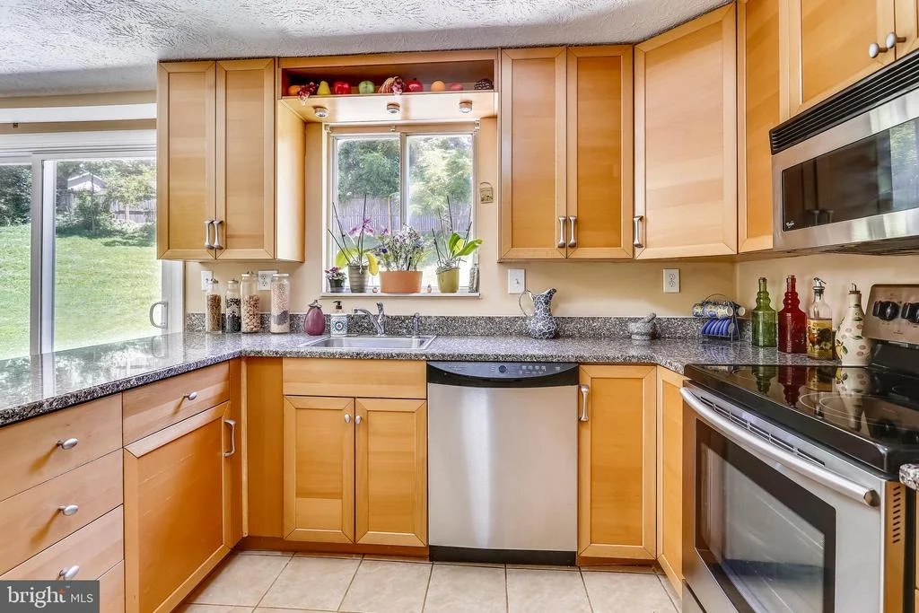 Photo of 1423 CAVENDISH DRIVE