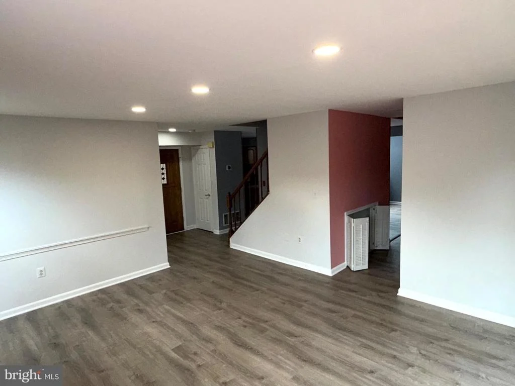 Photo of 9348 CREEKVIEW DRIVE