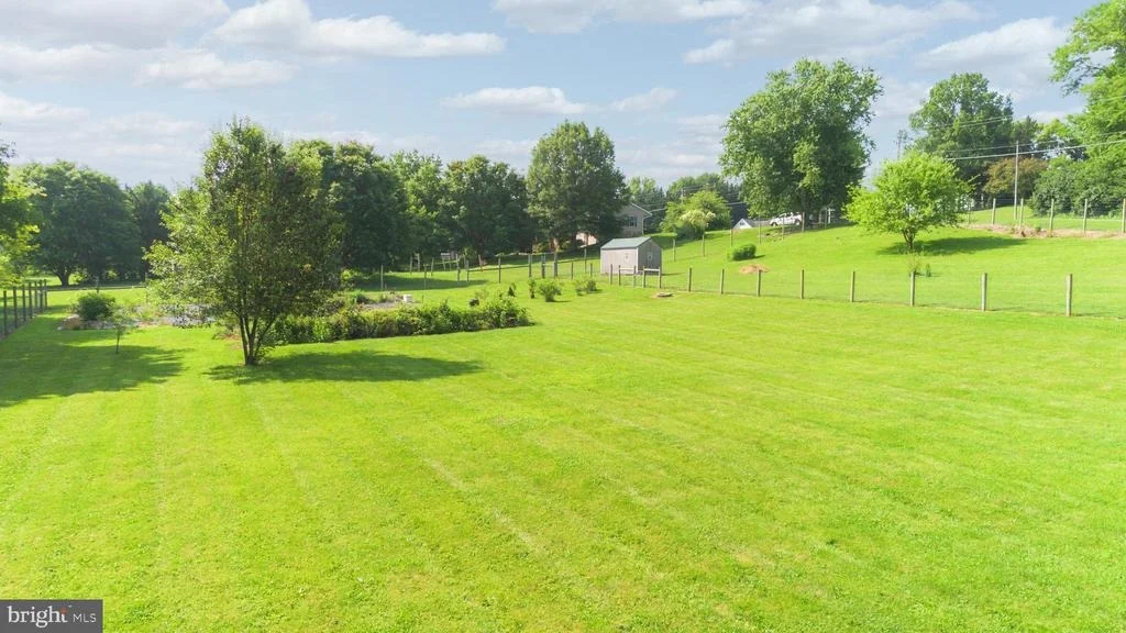 Photo of 8613 HOLLOW ROAD