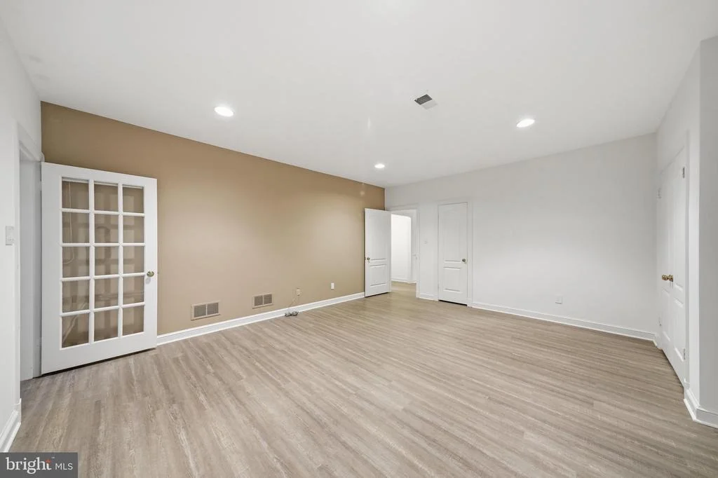 Photo of 9801 BENTCROSS DRIVE