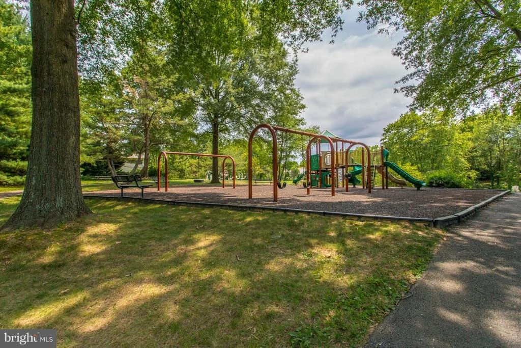 Photo of 1747 GLASTONBERRY ROAD