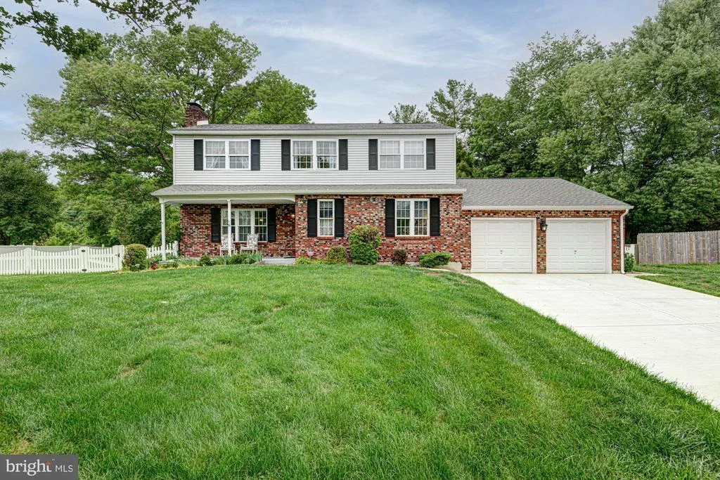 Photo of 8 RISA COURT