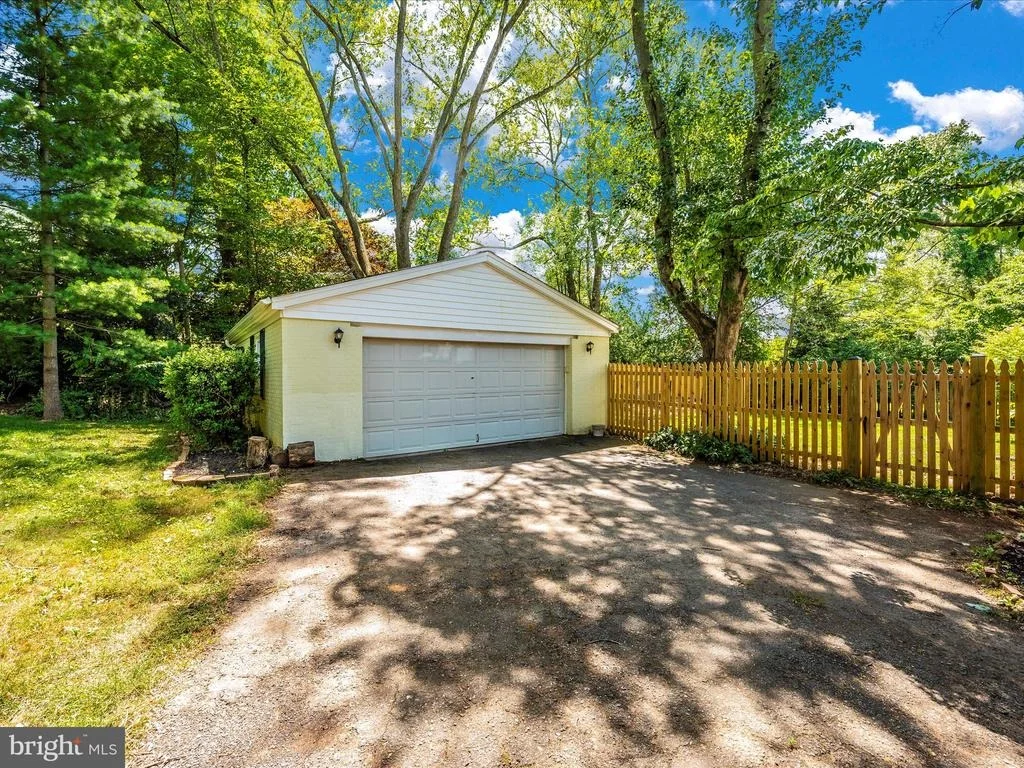 Photo of 13312 LOCKSLEY LANE