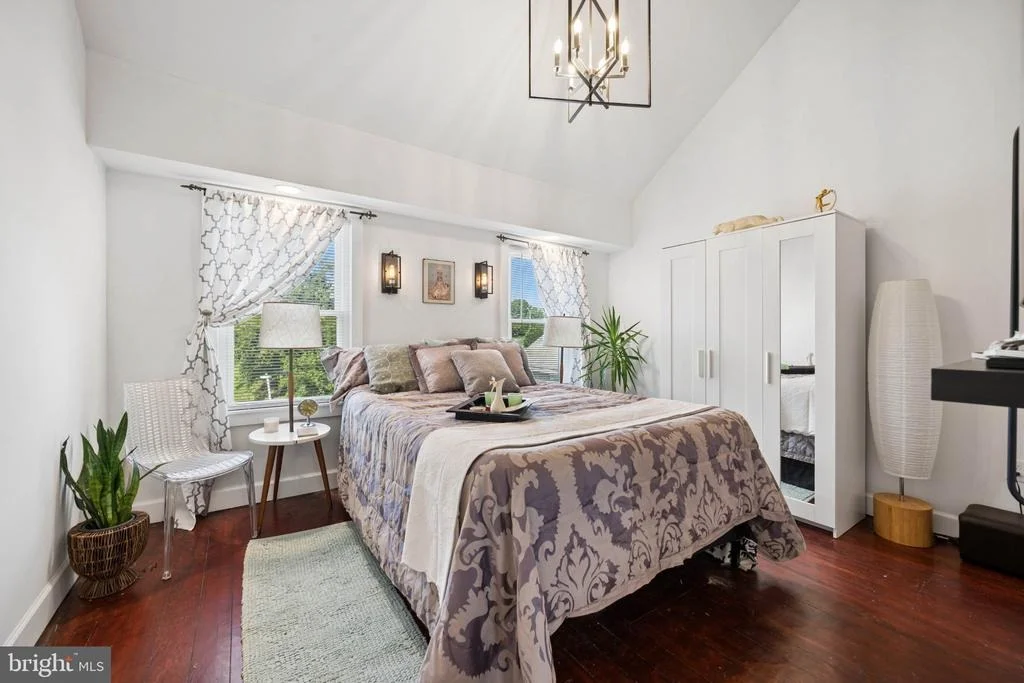 Photo of 3355 FALLS ROAD