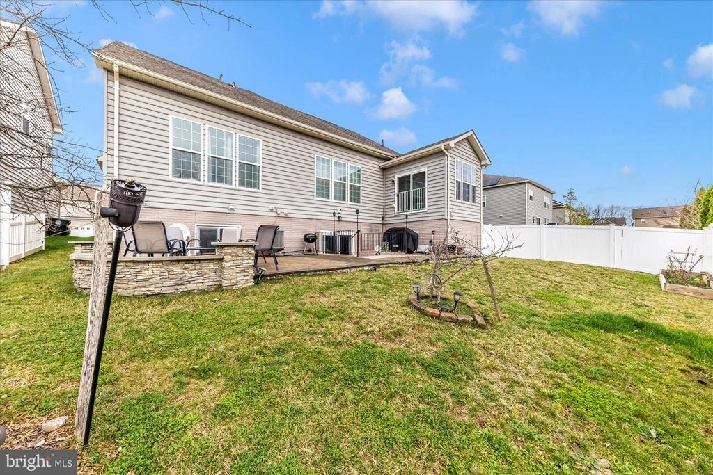 Photo of 825 HOLDEN ROAD
