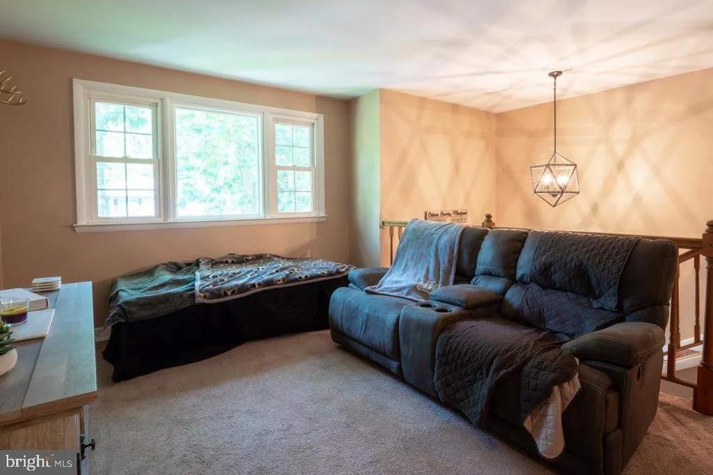 Photo of 2125 OAK ROAD