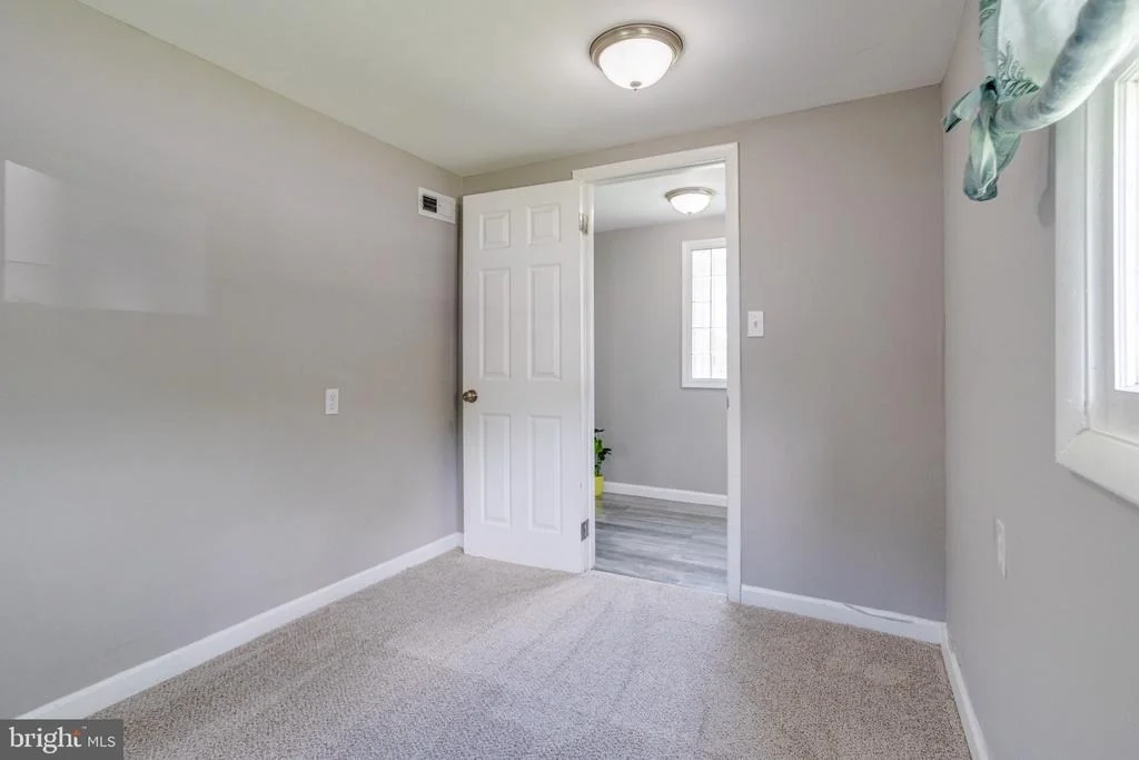 Photo of 215 GLIDER DRIVE