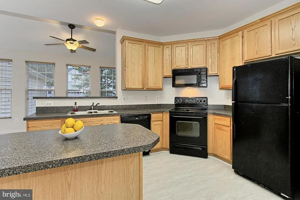 Photo of 6715 SELBOURNE LANE