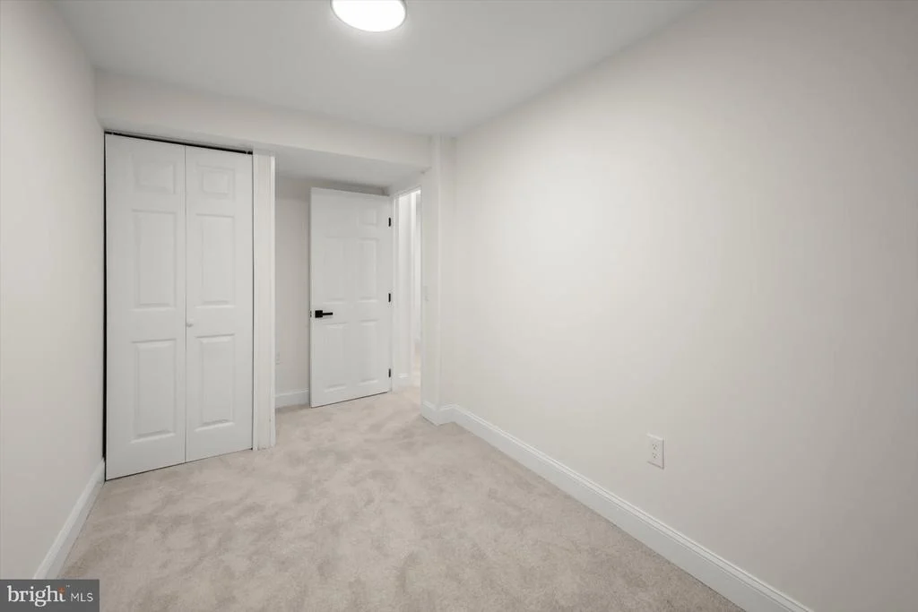 Photo of 5918 SOUTHGATE DRIVE