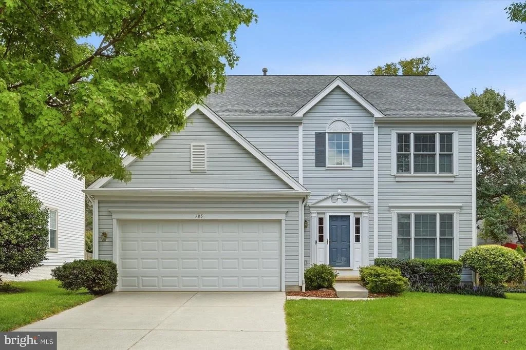 Photo of 705 FOXTAIL CIRCLE NE