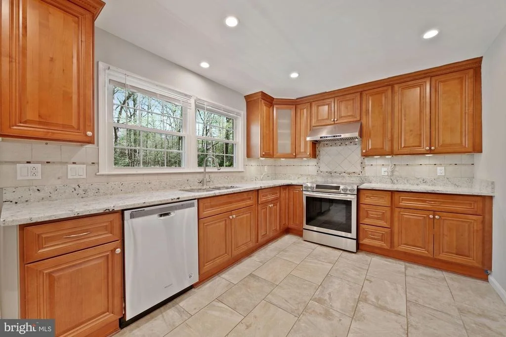 Photo of 1445 LAUREL HILL ROAD