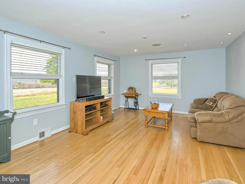 Photo of 4723 OLD MIDDLETOWN ROAD