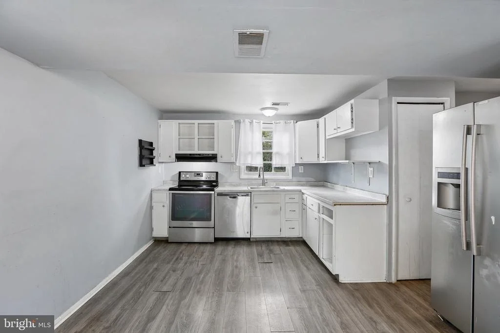 Photo of 720 CHAPELGATE DRIVE