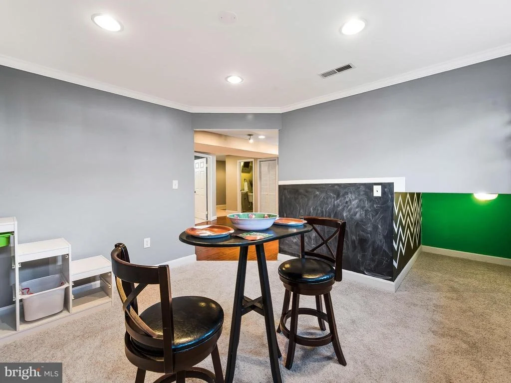 Photo of 6122 CLEMENTS LANE