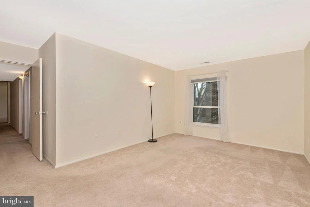 Photo of Unit 21 at 423 CHRISTOPHER AVENUE