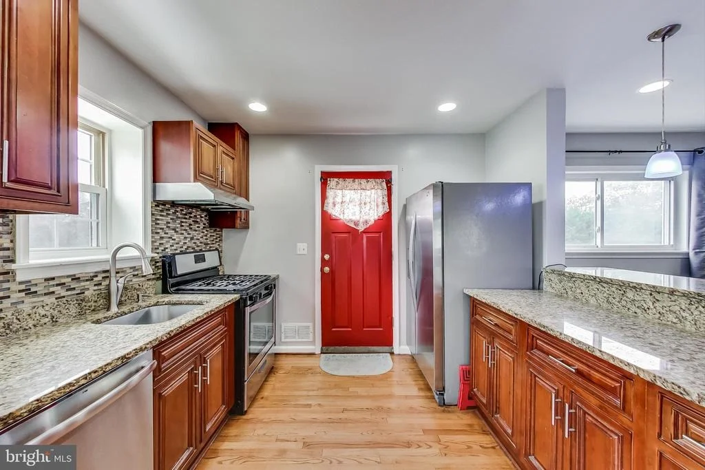 Photo of 13304 DAUPHINE STREET