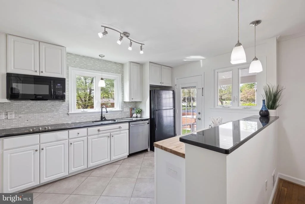 Photo of 9821 SINGLETON DRIVE