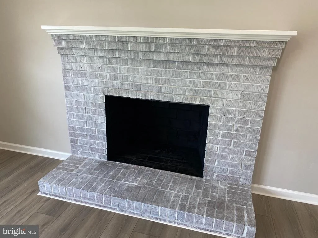 Photo of 6002 MIDDLETON LANE