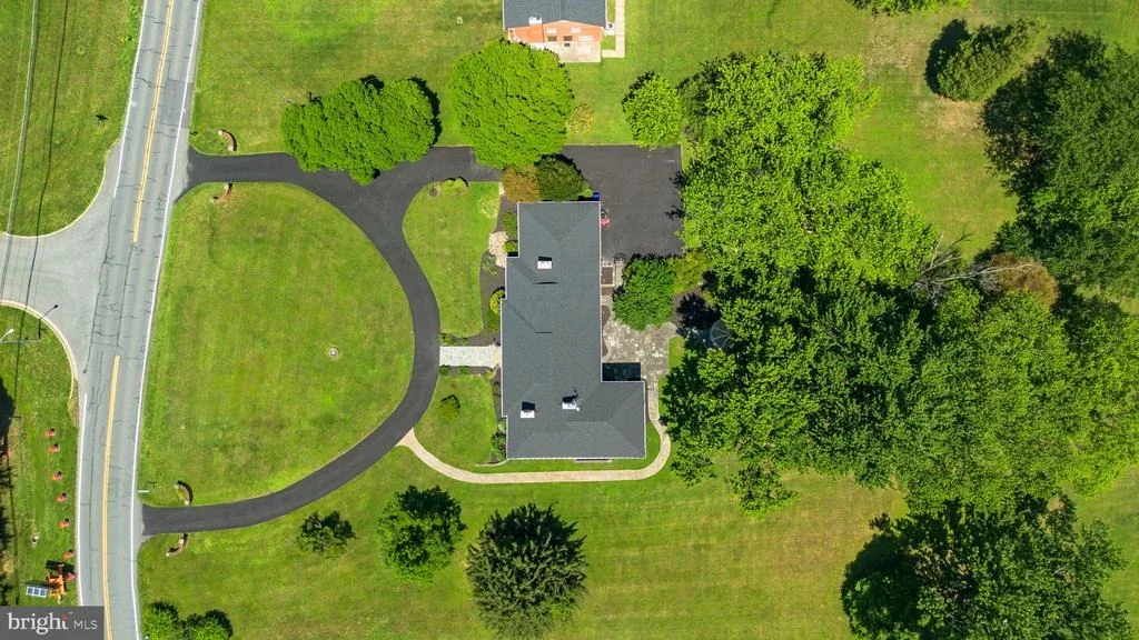 Photo of 18015 MUNCASTER ROAD