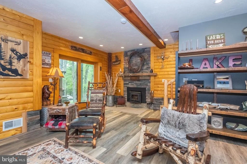 Photo of 495 WHITE OAK DRIVE