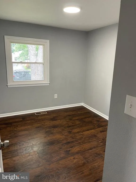 Photo of 610 W NETTLE TREE ROAD