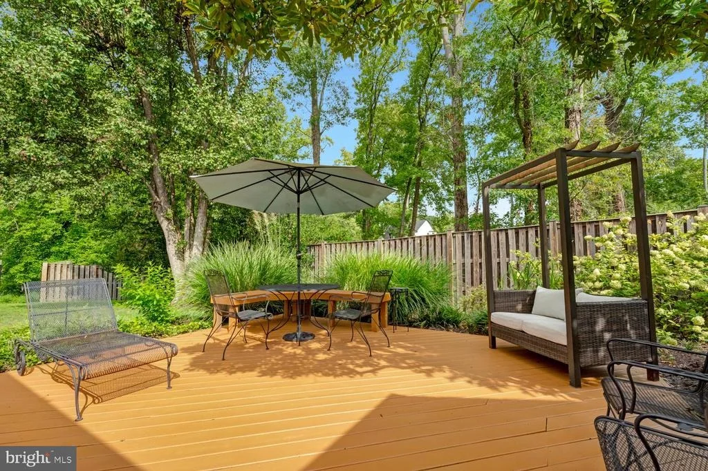 Photo of 9344 MOUNT VERNON CIRCLE