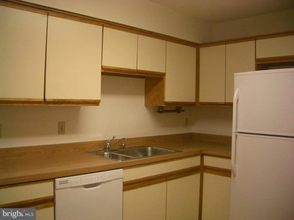 Photo of Unit 4615 at 15100 INTERLACHEN DRIVE