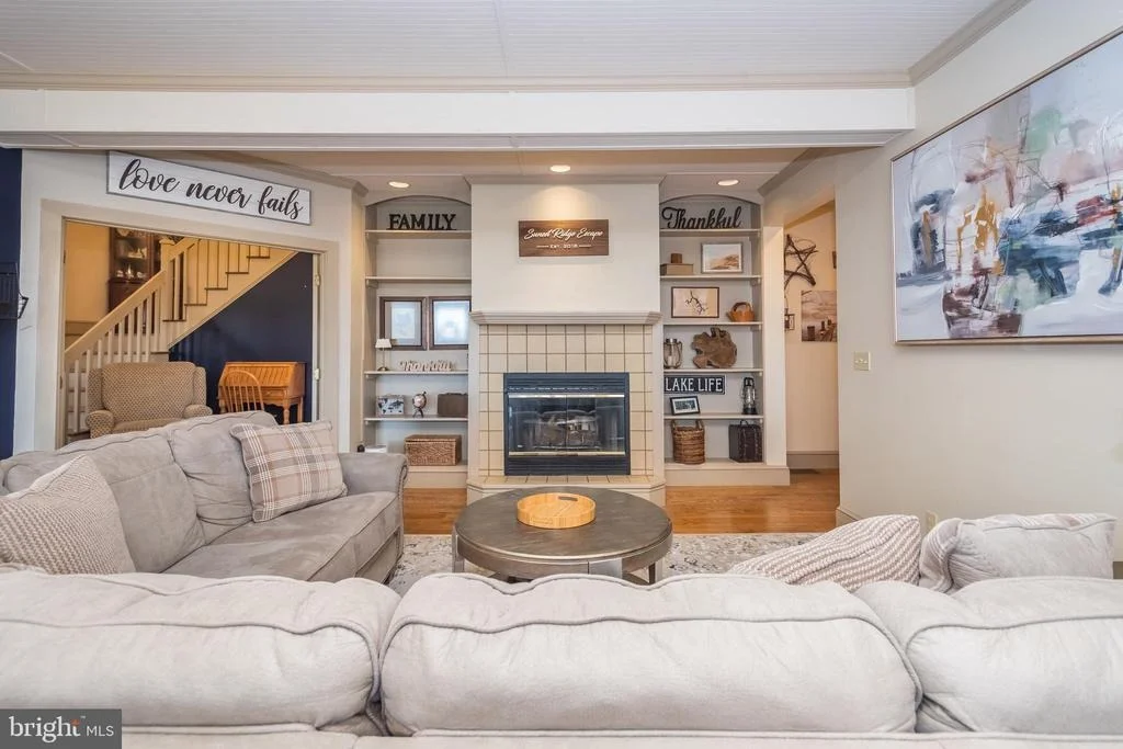 Photo of 726 SUNSET RIDGE DRIVE