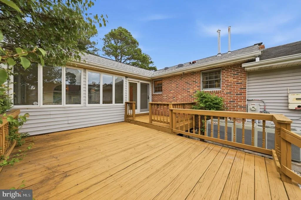 Photo of 5194 DEBRA ROAD