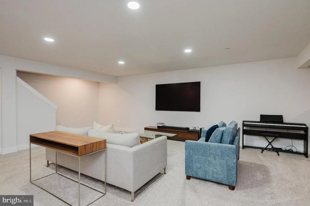 Photo of 2525 EASY STREET