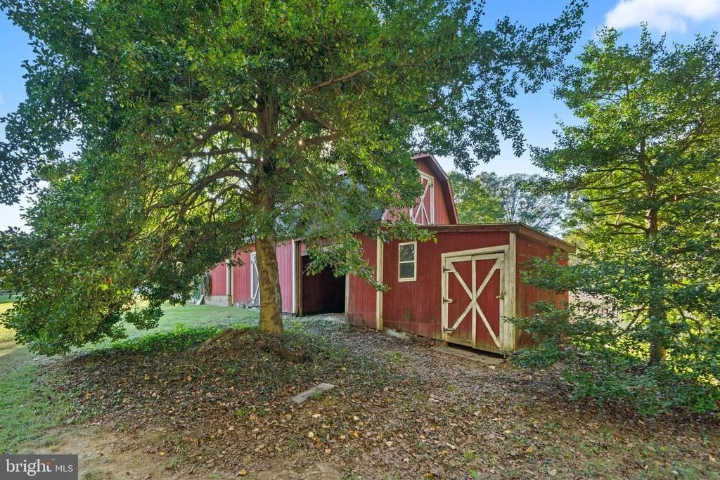 Photo of 7908 BROOKLYN BRIDGE ROAD