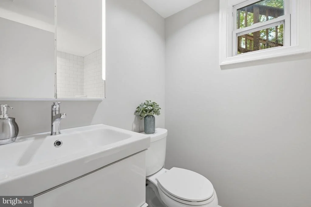 Photo of 7371 CROWN LANE