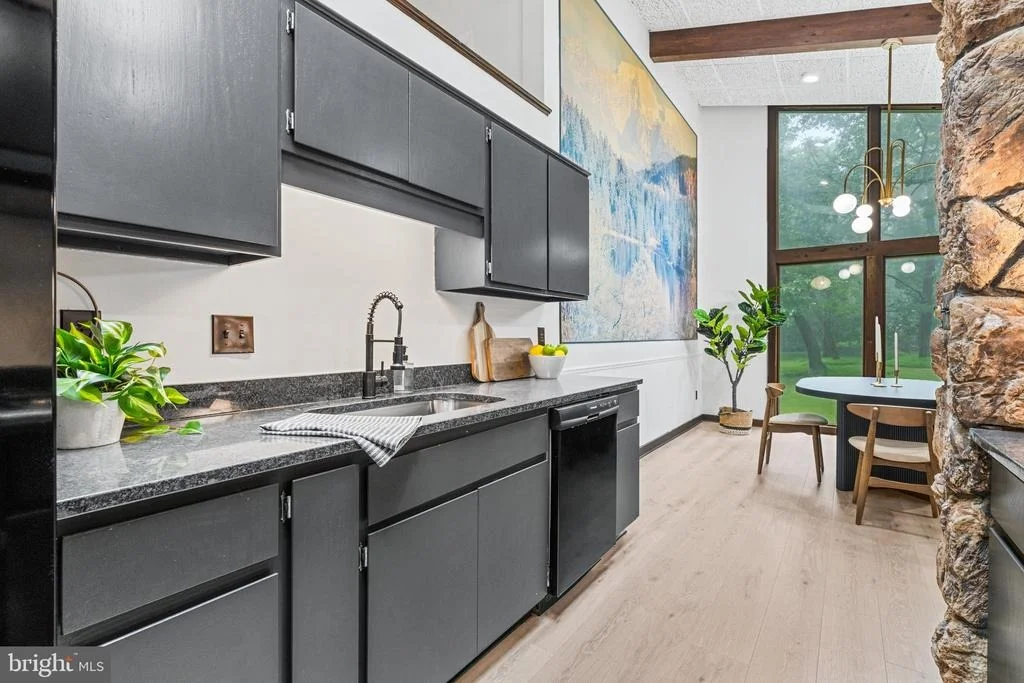 Photo of 6422 QUINN ROAD