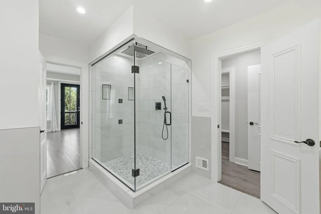 Photo of 1211 LINTON LANE