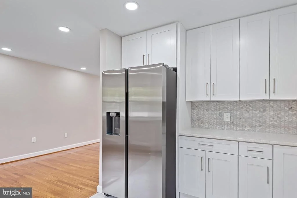 Photo of 823 MALIBU DRIVE